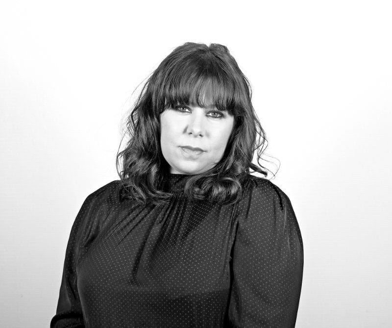 portrait noir et blanc de Lisa directrice artistique